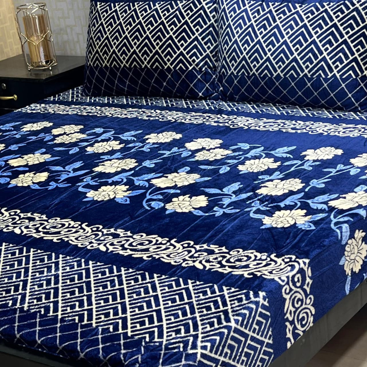 King Size Fleece Bed Sheet - Geometric Squares Navy Blue White with 2 Pillow Covers