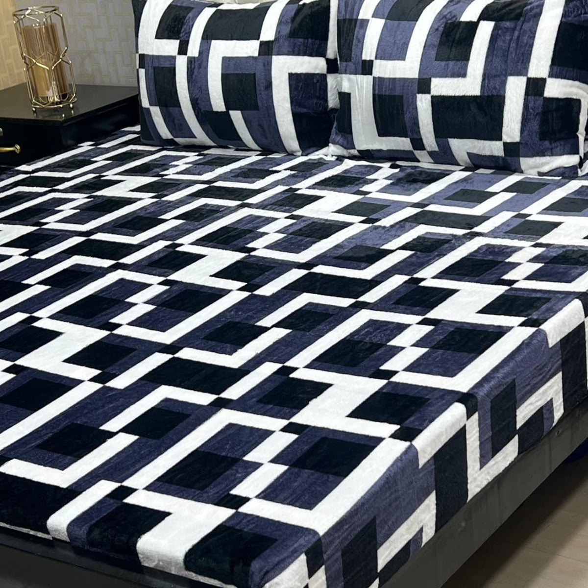 King Size Fleece Bed Sheet - Design 7 with 2 Pillow Covers