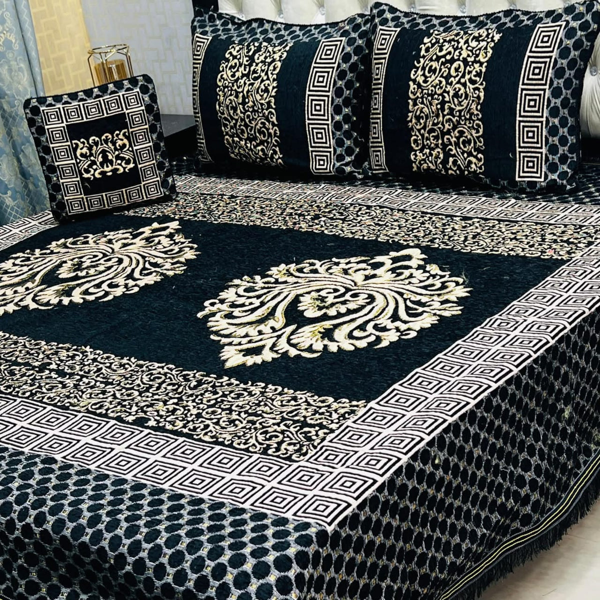 4Pc Velvet Jaquard Bedsheet – King Size