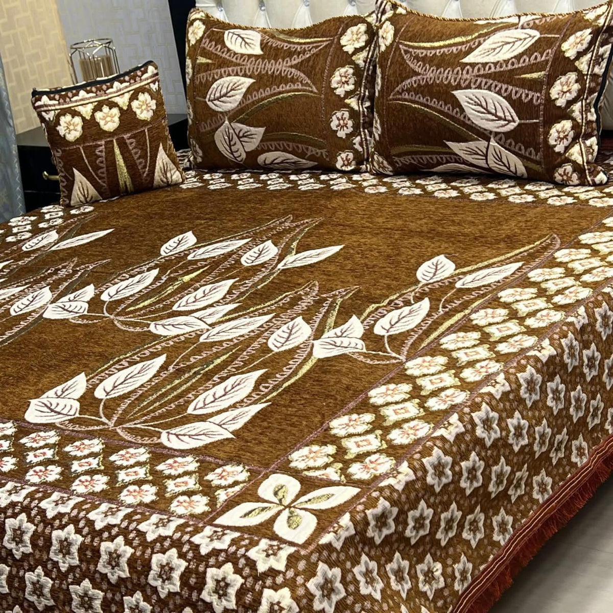 4Pc Velvet Jaquard Bedsheet - Blue Geometric
