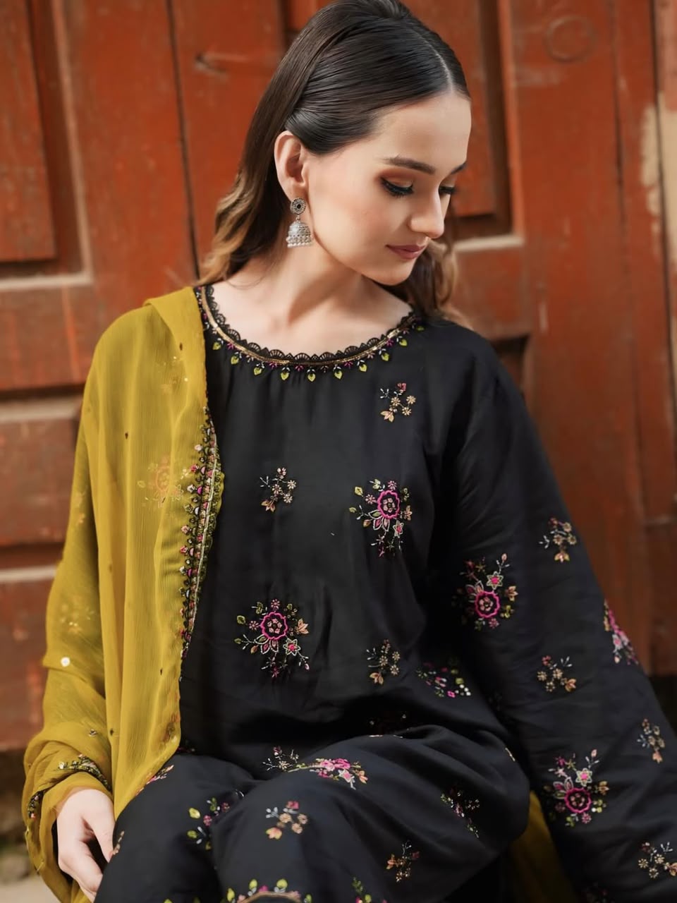 SAPPHIRE Red Lawn 3PC Heavy Embroidered Suit – Model View