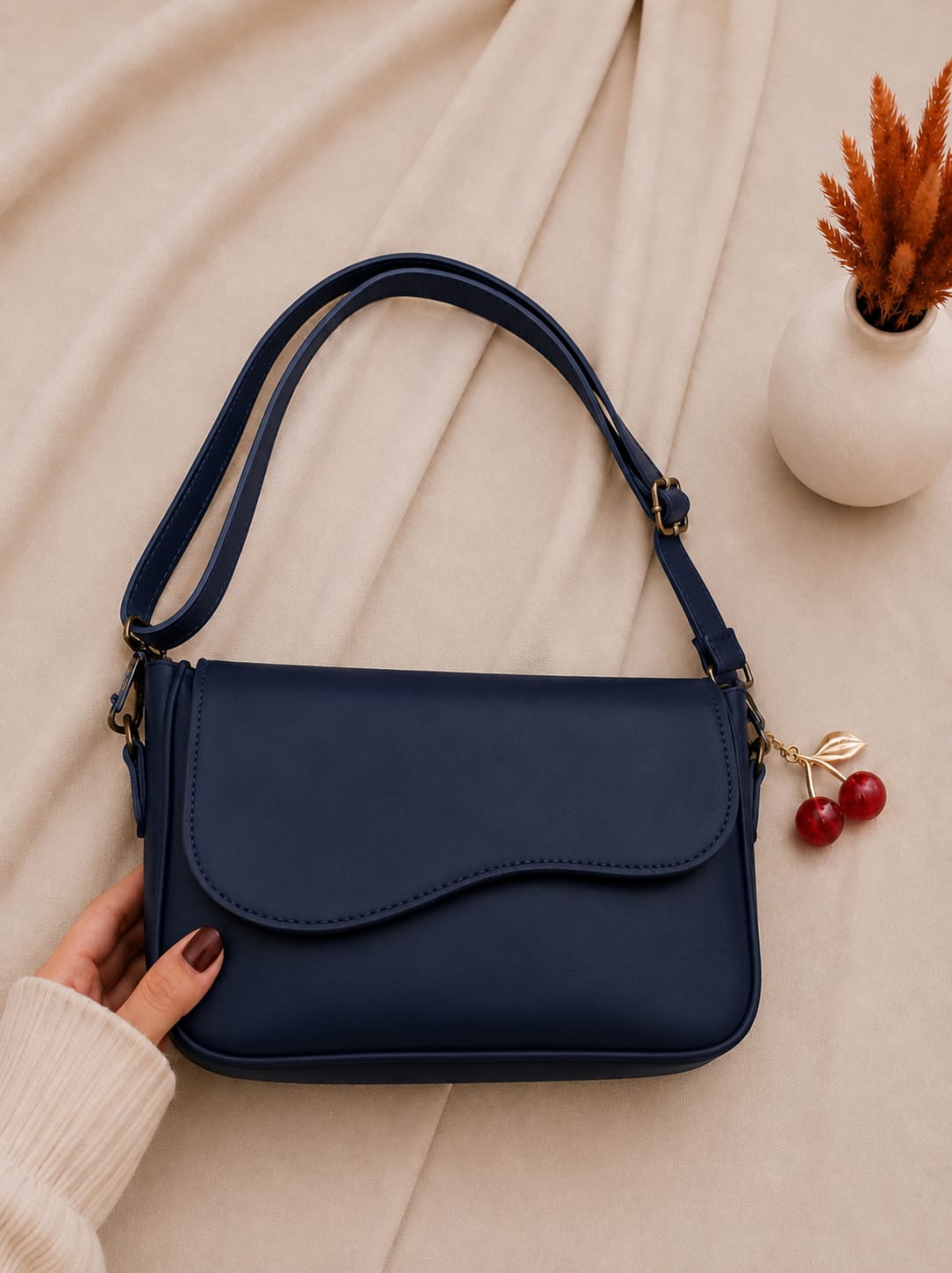 Elegant PU Leather Shoulder Bag - Maroon Close Up Interior Detail