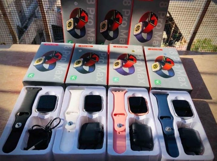 i8 Pro Max Smart Watch pink, black and white variants