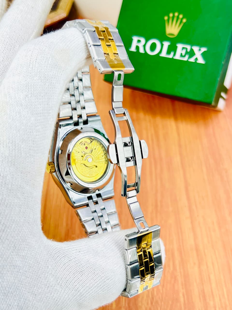 Luxury Semi-Automatic Watch – Master Butterfly Lock Clasp – Side View